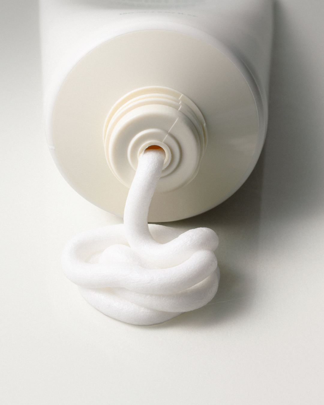KIWIGLOW Mild Cypress Cleansing Foam | 150ml