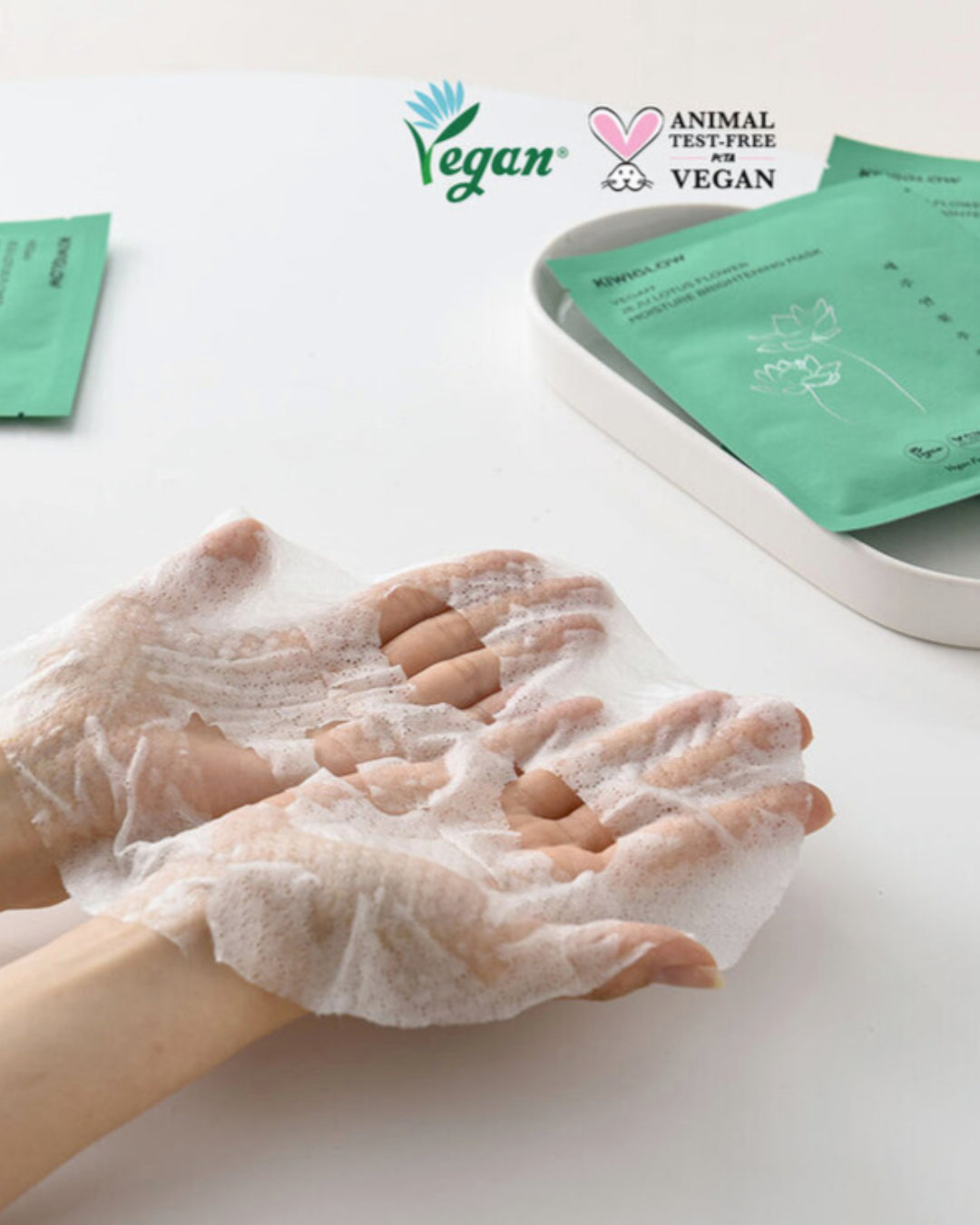 KIWIGLOW Vegan Jeju Lotus Moisture Brightening Mask Pack (10 Sheets)